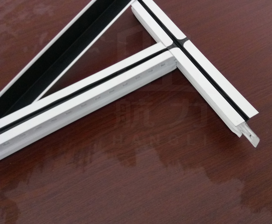 烤漆龍骨與輕鋼龍骨有什么區別